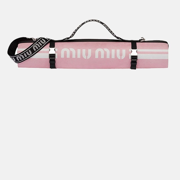 Бокс с Miu Miu и новая коллекция Alexander McQueen: Что нового в мире моды? — Вещи на The Village Казахстан