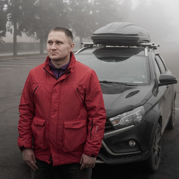 «Куртка пропиталась кровью»: Как алматинец вывозил погибших и раненых c площади