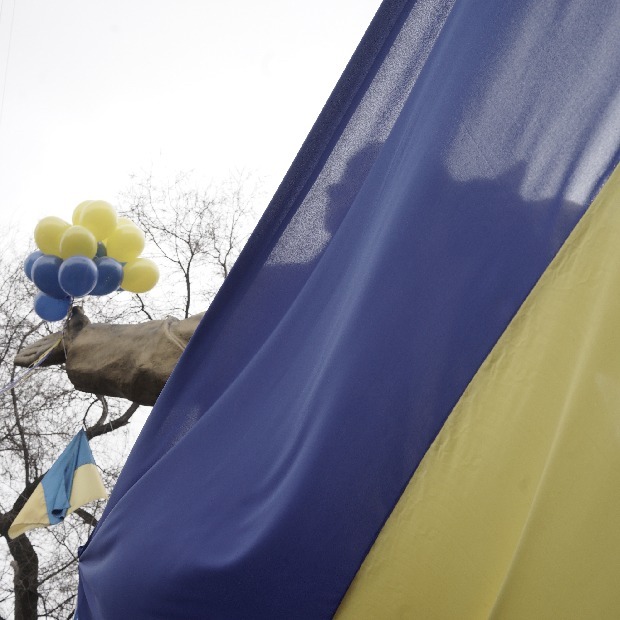 «Нет войне!»: Как алматинцы вышли поддержать Украину — Фоторепортаж на The Village Казахстан