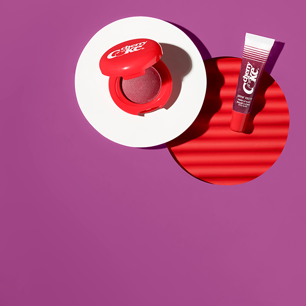 Мерч c «Наруто», косметика Coca Cola и розыгрыш автографа Лионеля Месси от adidas