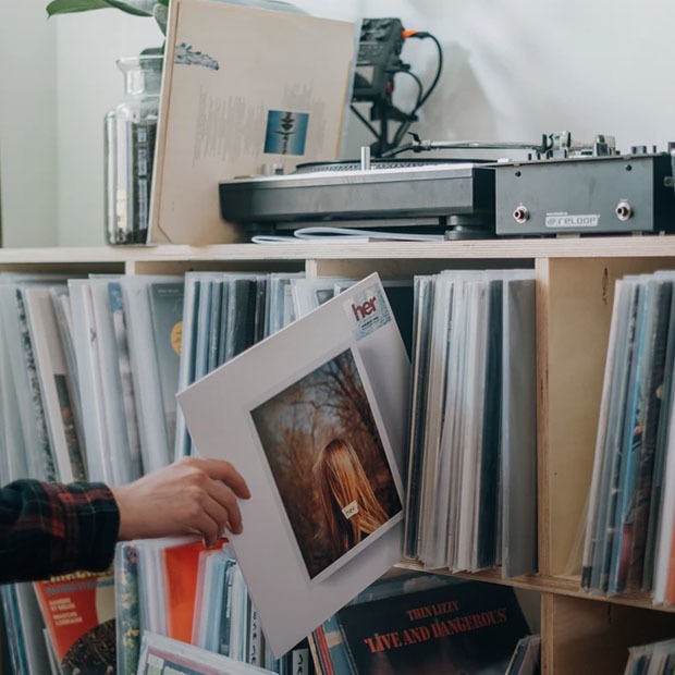 История музыки, Tiny Desk Concert и казахский инди-рок: Как провести выходные по-меломански — Выходные дома на The Village Казахстан