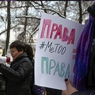 Двух алматинских активисток задержали из-за сожжения венка во время марша феминисток
 