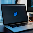 В Twitter взломали аккаунты Маска, Гейтса и Apple. Это одна из крупнейших хакерских атак
