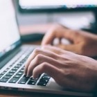 «Википедия» сексизм мен гомофобиядан арылу үшін жаңа ережелерді енгізеді