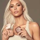 Beats и Ким Кардашьян представили новые наушники Beats Fit Pro