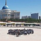 Многодетные матери собрались в Астане. Они требовали встречи с руководством страны.