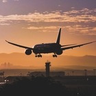 В Южной Корее мужчина открыл аварийный выход самолета во время полета