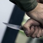 Мужчина пытался напасть с ножом на друга возле кафе днем в Алматы