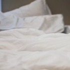Исследование: Запах партнера улучшает качество сна