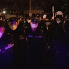 В Китае протестующие рабочие завода по производству тестов на Covid-19 столкнулись с полицией