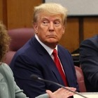 Дональд Трамп покинул здание суда после ареста 
