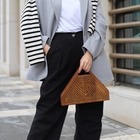 Louis Vuitton может создать сумку в форме юрты. Ее дизайн создала казахстанка