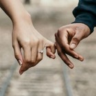 Франция разрешит въезд разлученным из-за карантина влюбленным