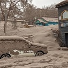 На Камчатке после извержения вулкана люди лепят пепловиков