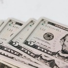 Один доллар — 434 тенге. В Нацбанке рассказали про ослабление тенге