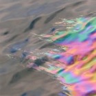 Утечка нефтяных отходов произошла на Каспии