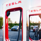 В столице появились шесть сверхбыстрых станций для зарядки Tesla