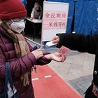 Гражданам Казахстана старше 65 лет ограничили выход из дома
