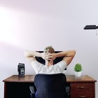 Работающим дистанционно не будут снижать зарплату