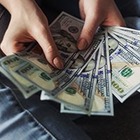 За последние четыре года женщины обошли мужчин по росту благосостояния