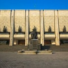 Варианты реконструкции фасада Театра имени Ауэзова представили в Алматы