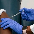 В США и Канаде началась массовая вакцинация населения от COVID-19