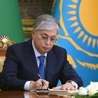 Токаев подписал закон об увольнении госслужащих, чьи расходы значительно превышают доходы