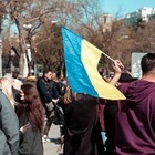 На концерт в поддержку Украины в Алматы не разрешали проносить украинские флаги
