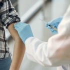 Первая в мире вакцина от коронавируса зарегистрирована в России