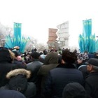 Активисты ДВК проводят митинг у памятника «Рассвет свободы» в Алматы