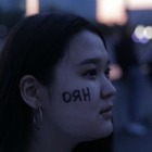 Оправдали активистку, которая «разрушила» каменную ограду окурком