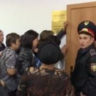 В столице жители требуют объяснить, почему им не простили кредиты