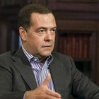 «Европейцы стирают туалетную бумагу из-за антироссийских санкций» — Медведев