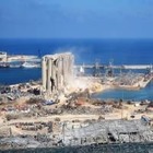 В Бейруте спустя год после взрыва поставили памятник