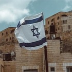Израиль привил 80 % населения и ослабил масочный режим
