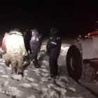 В ВКО автомобилисты застряли в снегу, когда хотели спасти друга
