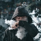 Исследование: Электронные сигареты возвращают человека к курению обычных