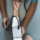 Браслеты здоровья бесплатно получат пациенты из групп риска в Астане