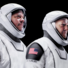 Корабль SpaceX с астронавтами успешно приводнился после двух месяцев в открытом космосе
