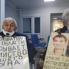 Полиция Усть-Каменогорска задержала пенсионеров, которые вышли на пикет