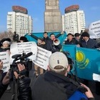 Активисты Демпартии выступили против президентских выборов