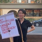 Асия Тулесова провела одиночную протестную акцию в Алматы