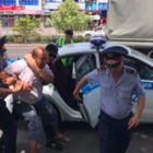 В Шымкенте задерживают людей