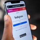 В Instagram появились статусы с надписями и эмодзи