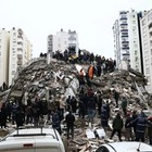 Число погибших из-за землетрясения в Турции достигло 5 894