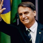 Президент Бразилии взял на руки карлика вместо ребенка