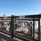 Пакеты с продуктами для нуждающихся оставляют жители Нур-Султана на набережной
