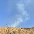 В горах Алматы вспыхнул пожар. На нескольких участках загорелась сухая трава