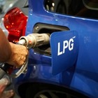 В Астане автогаз начали отпускать по талонам