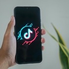 Депутаты в Кыргызстане требуют взять TikTok под контроль правительства